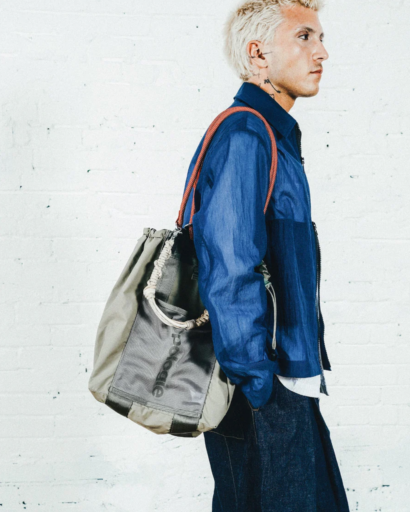 Topologie Summit Tote Medium Deep Forest– FØRMPROJEKT Topologie Summit Tote Medium Deep Forest– FØRMPROJEKT