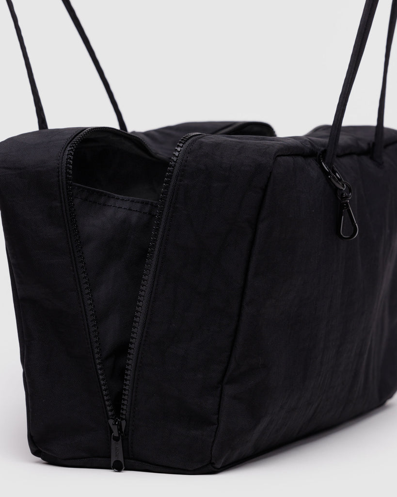 Baggu Medium Nylon Bowler Bag Black – Recycelte, geräumige Handtasche mit Charm-Schlaufen